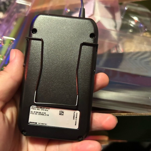 Shure BLX14/PGA31 Wireless Headworn Microphone System - Picture 6 of 12